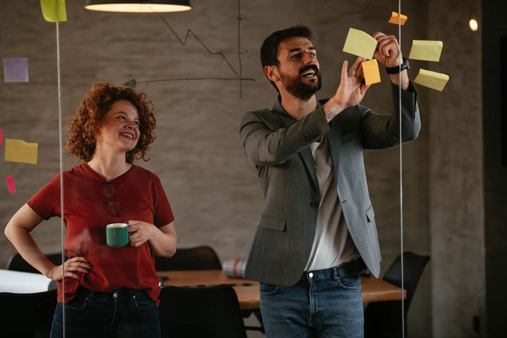 Was ist eine Copy Strategie? Definition, B2B-Beispiele & Anleitung für Unternehmen